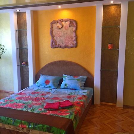 Apartment On Hrushevskoho 28 Луцьк Екстер'єр фото
